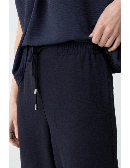 PANTALON CON GOMA FLUIDO AZUL MARINO