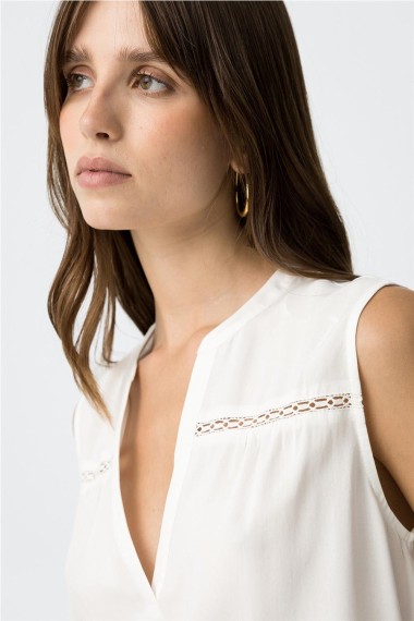 BLUSA SIN MANGA BLUSA SIN MANGA