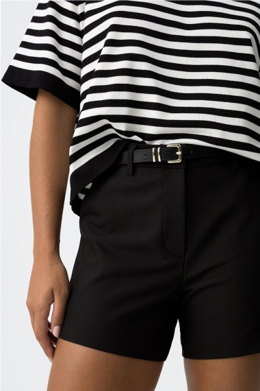 SHORT CON CINTURÓN NEGRO