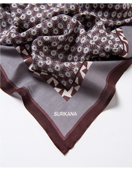 PAÑUELO ESTAMPADO GRIS
