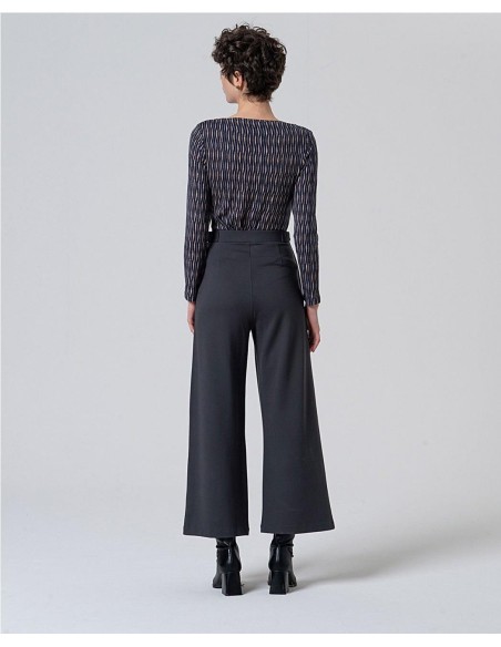 PANTALÓN PUNTO AMPLIO BOTONES GRIS