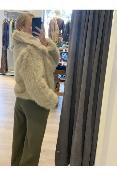 ABRIGO PELO ABRIGO PELO