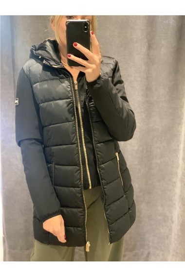 PARKA LARGA NEGRO PARKA LARGA NEGRO