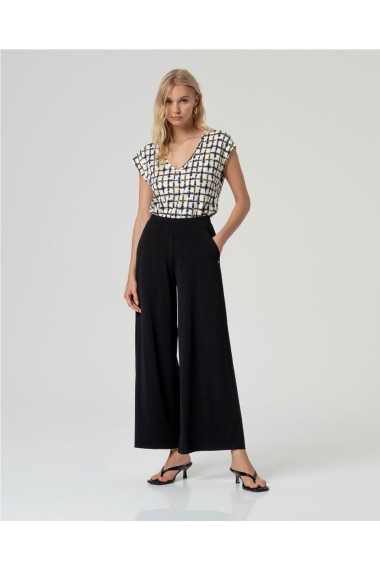 PANTALON PUNTO FLUIDO NEGRO