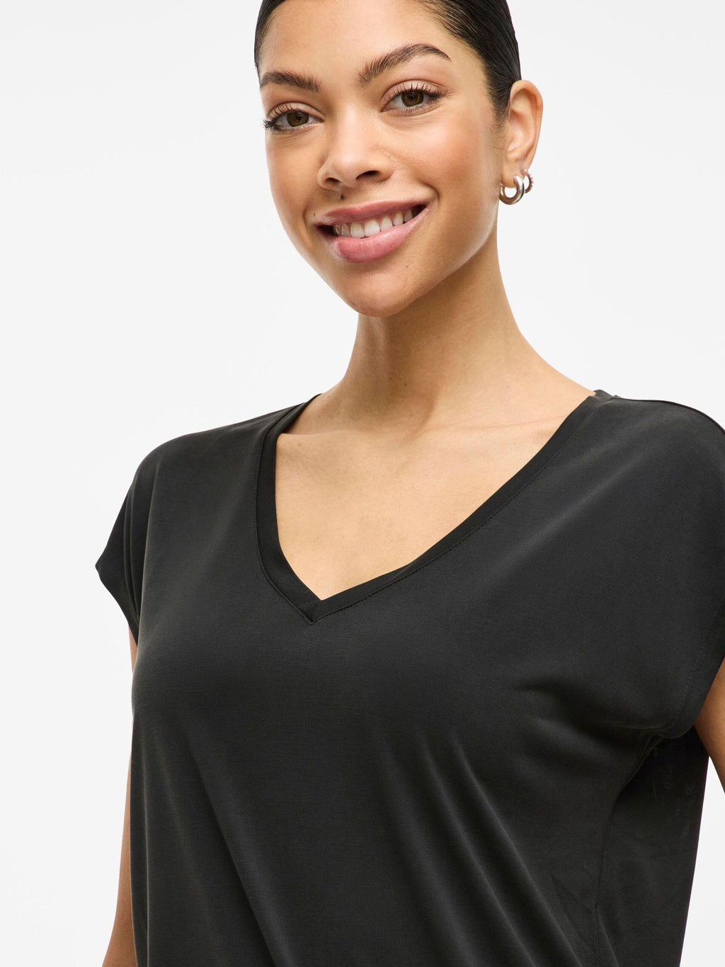 Camiseta Tencel Escote Pico Negro
