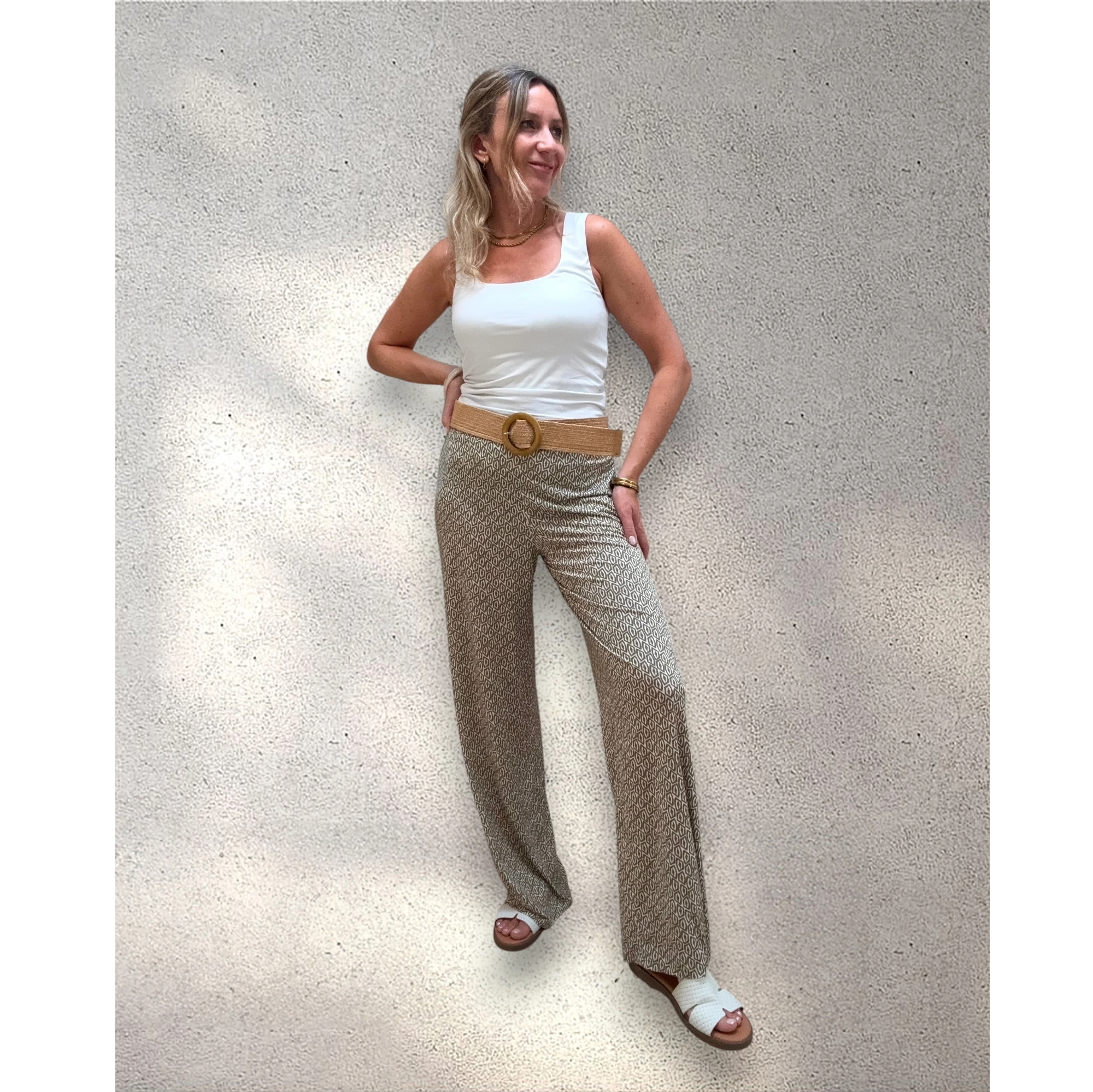 Pantalón punto frío estampado caqui