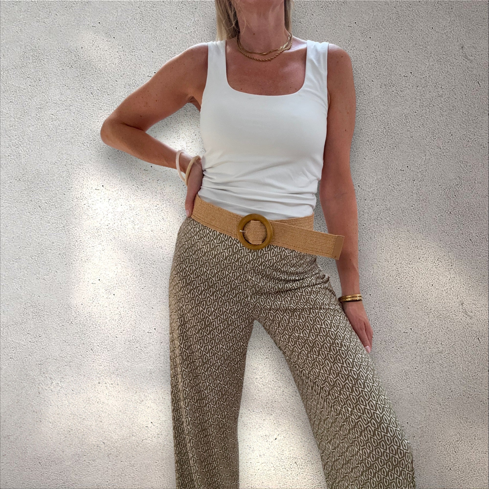 Pantalón punto frío estampado caqui