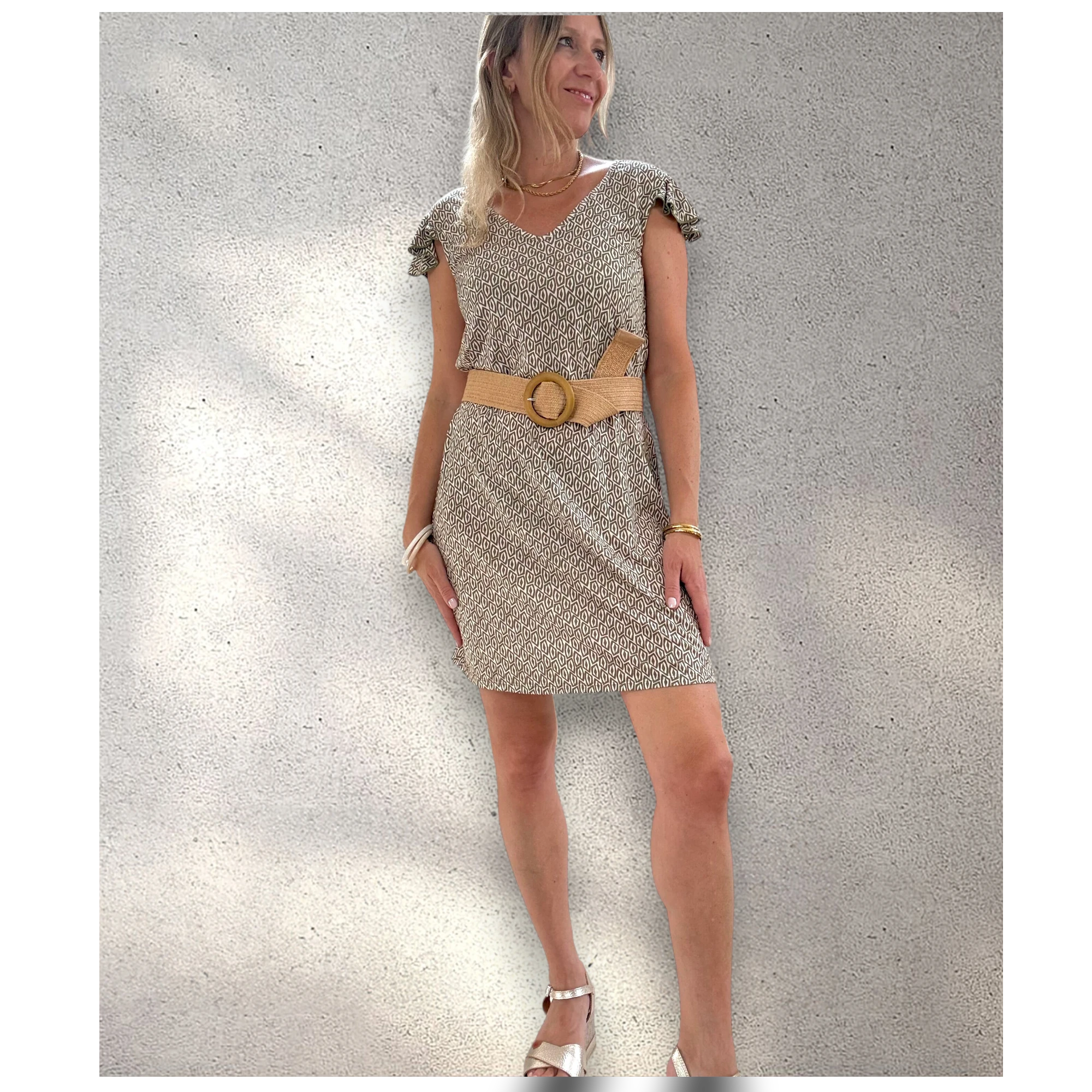 Vestido punto frío manga volante caqui