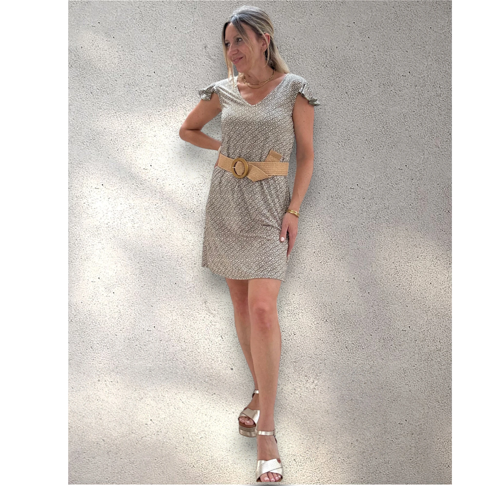 Vestido punto frío manga volante caqui