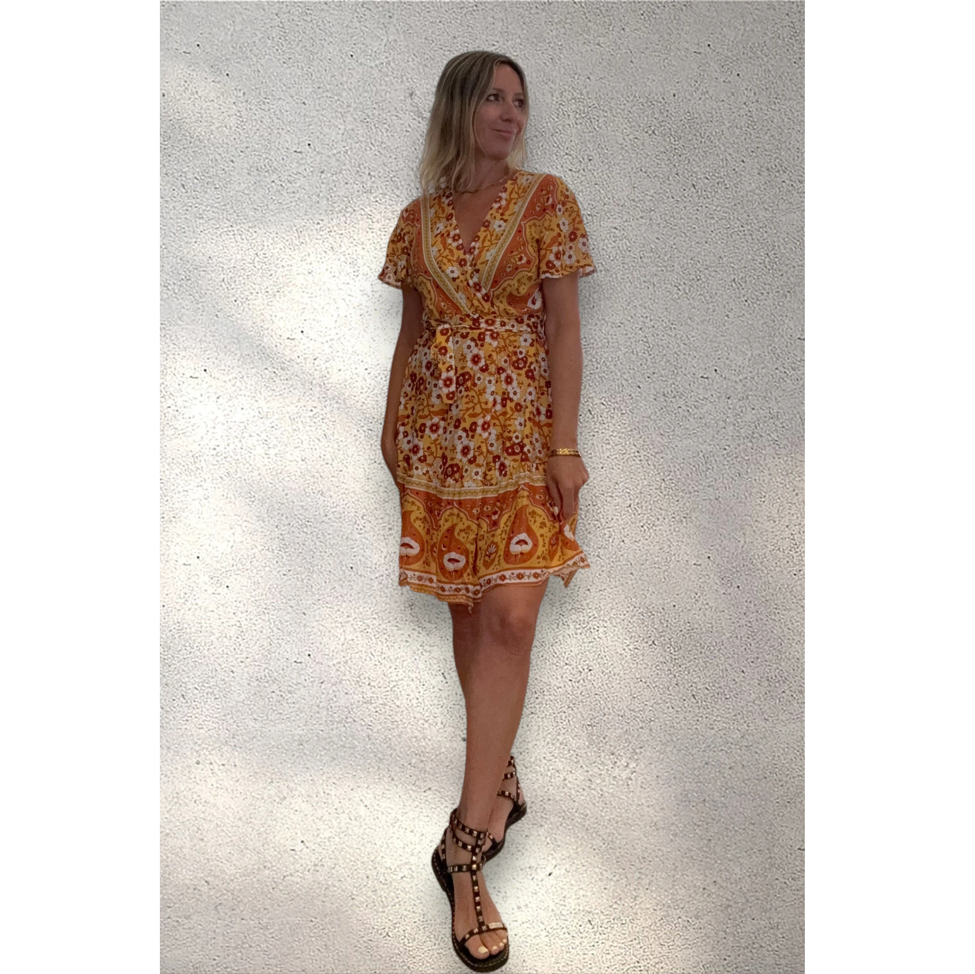 Vestiido cruzado amarillo